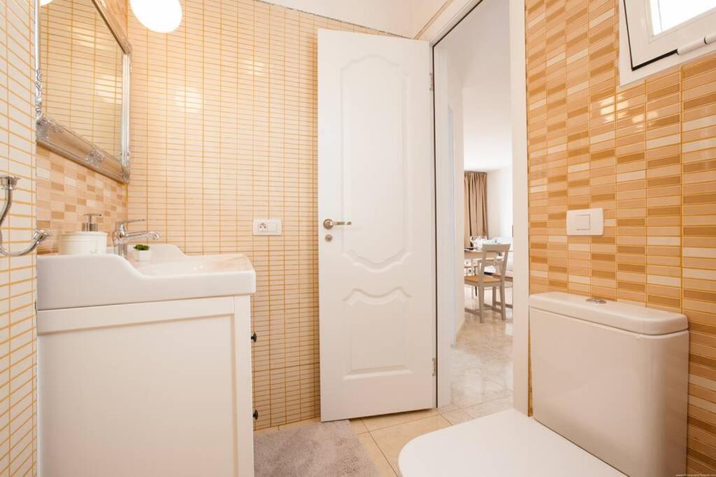Apartment Laura Playa La Arena Puerto de Santiago  Eksteriør bilde